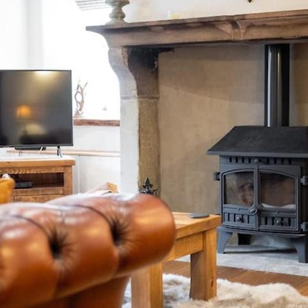 5 Star Cottage On The Green With Log Burner - Dog Friendly Austwick Kültér fotó