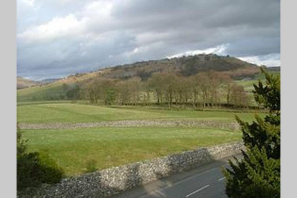 5 Star Cottage On The Green With Log Burner - Dog Friendly Austwick Kültér fotó