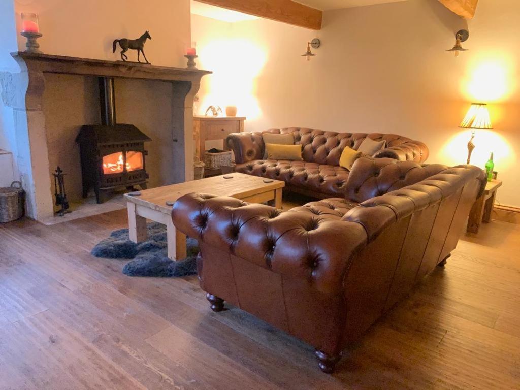 5 Star Cottage On The Green With Log Burner - Dog Friendly Austwick Kültér fotó