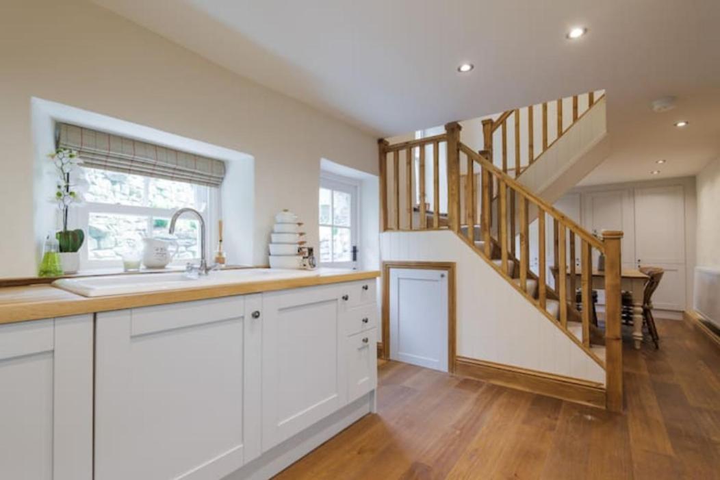 5 Star Cottage On The Green With Log Burner - Dog Friendly Austwick Kültér fotó