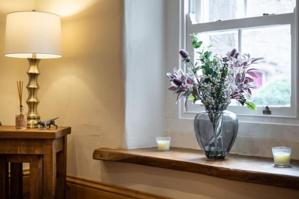 5 Star Cottage On The Green With Log Burner - Dog Friendly Austwick Kültér fotó
