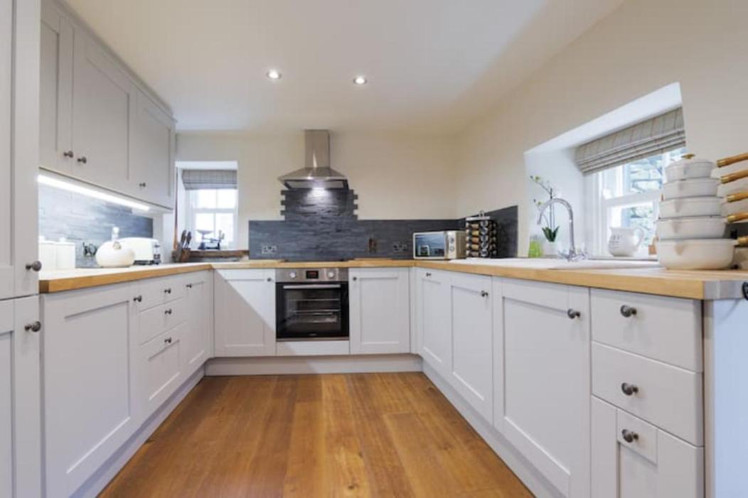 5 Star Cottage On The Green With Log Burner - Dog Friendly Austwick Kültér fotó