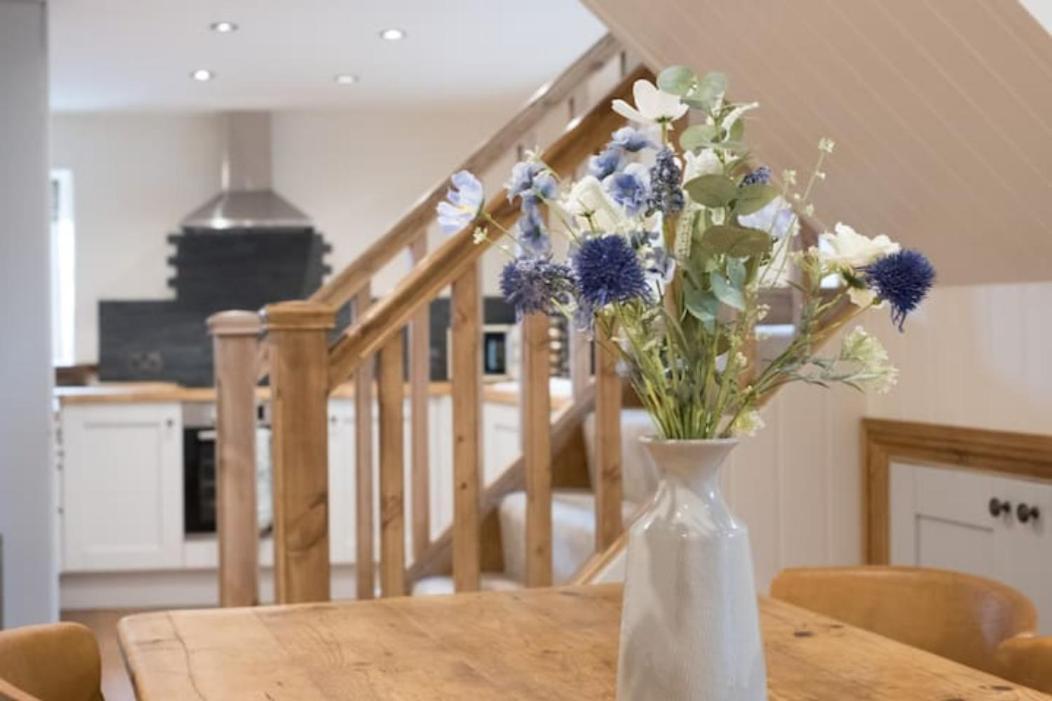 5 Star Cottage On The Green With Log Burner - Dog Friendly Austwick Kültér fotó