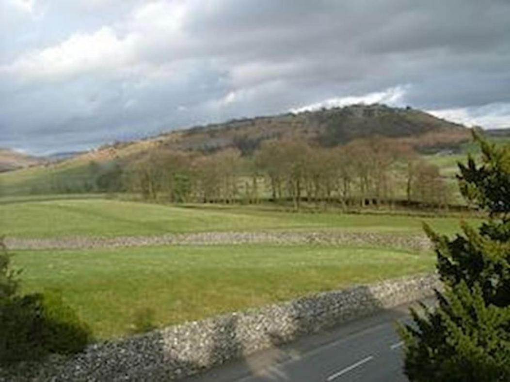 5 Star Cottage On The Green With Log Burner - Dog Friendly Austwick Kültér fotó